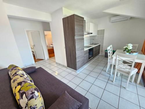 Apartment Wohnung für 4 Personen mit Terrasse by Interhome