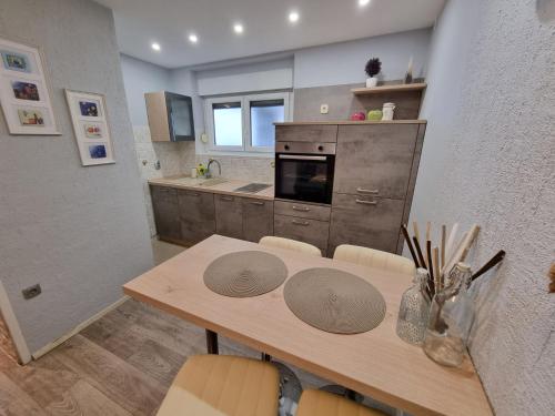 Apartment Wohnung in Crikvenica mit privatem Parkplatz by Interhome