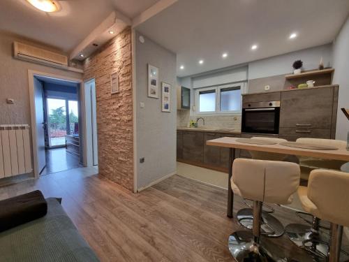 Apartment Wohnung in Crikvenica mit privatem Parkplatz by Interhome