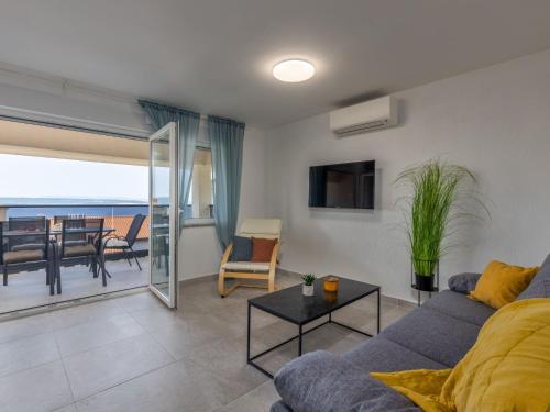 Apartment Modernes Apartment in Crikvenica mit Gemeinschaftspool by Interhome