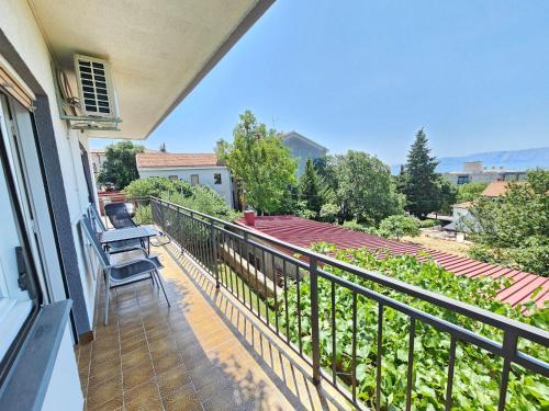 Apartment Wohnung für 4 Pers- mit Balkon- tolle Lage by Interhome