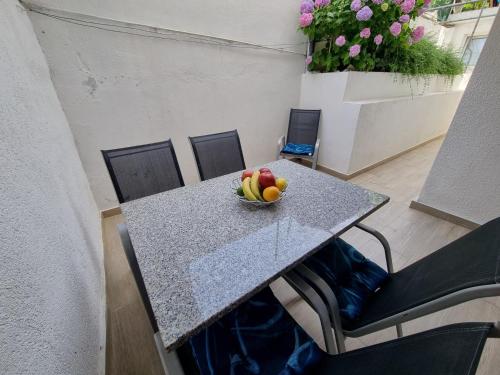 Apartment Wunderschöne Wohnung in Dramalj 70m vom Meer entfernt by Interhome