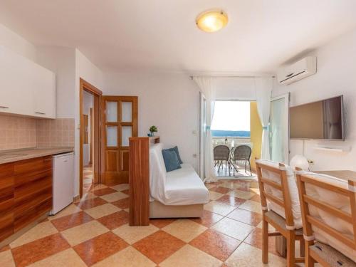 Apartment Wohnung mit Terrasse und Meerblick by Interhome