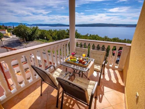Apartment Wohnung mit Balkon und Meerblick by Interhome