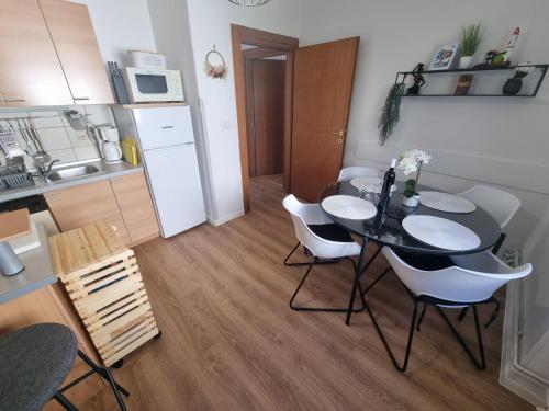 Apartment Wohnung 10m vom Strand entfernt by Interhome