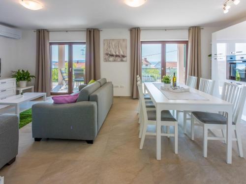 Apartment Wohnung im Erdgeschoss mit Terrasse by Interhome
