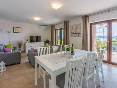 Apartment Wohnung im Erdgeschoss mit Terrasse by Interhome