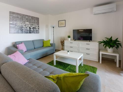 Apartment Wohnung im Erdgeschoss mit Terrasse by Interhome