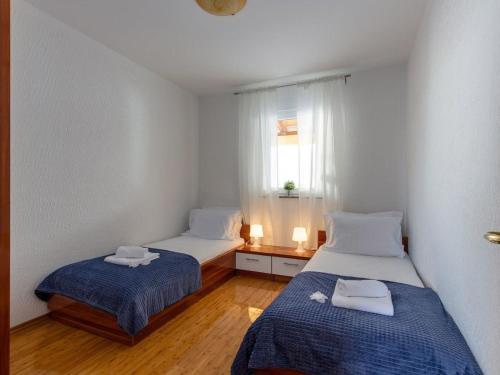 Apartment Wohnung mit Terrasse und Meerblick by Interhome