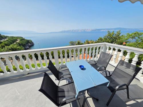 Apartment Wohnung mit Meerblick- 150 m vom Strand entfernt by Interhome
