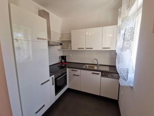 Apartment Wohnung für 4 Personen- 50m vom Strand entfernt by Interhome