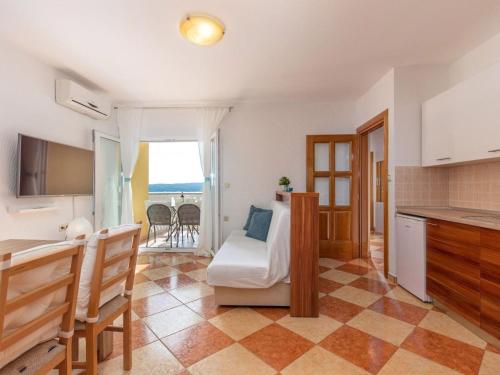 Apartment Wohnung mit Terrasse und Meerblick by Interhome