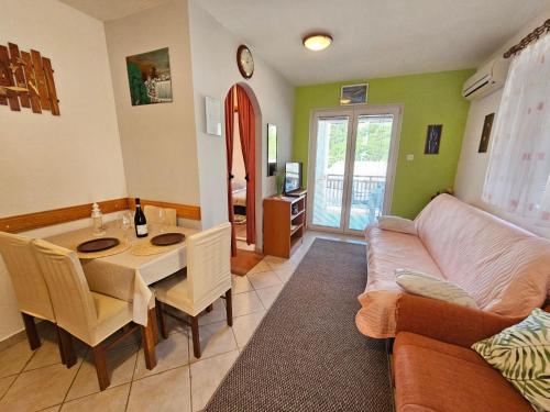 Apartment Wohnung Signet mit privatem Balkon by Interhome