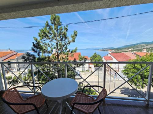 Holiday Home für 6 Personen in Klenovica by Interhome