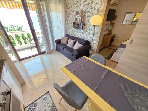 Apartment Wohnung für 2 Pers- mit Balkon by Interhome