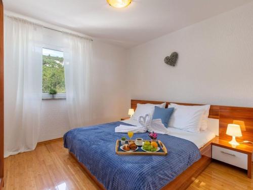 Apartment Wohnung mit Terrasse und Meerblick by Interhome