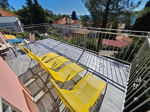 Apartment Wohnung mit Terrasse- 150 m vom Sandstrand entfernt by Interhome