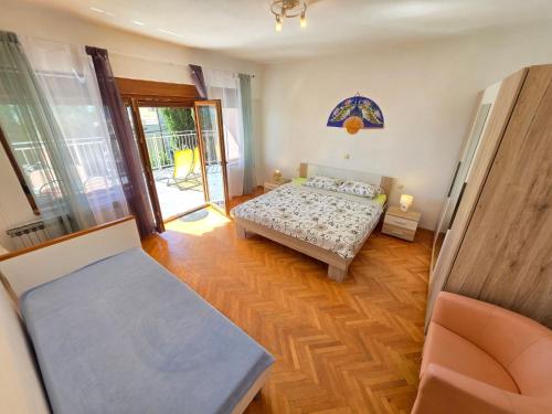 Apartment Wohnung mit Terrasse- 150 m vom Sandstrand entfernt by Interhome
