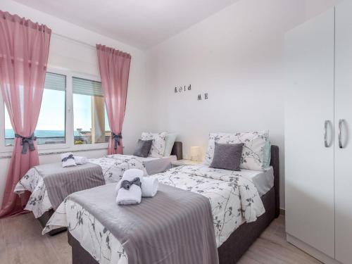Apartment Wohnung Veronique 4 mit Whirlpool by Interhome