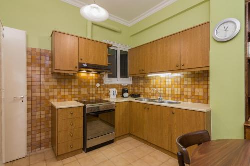 Athenian Residence Elegant 2BR near Lycabettus