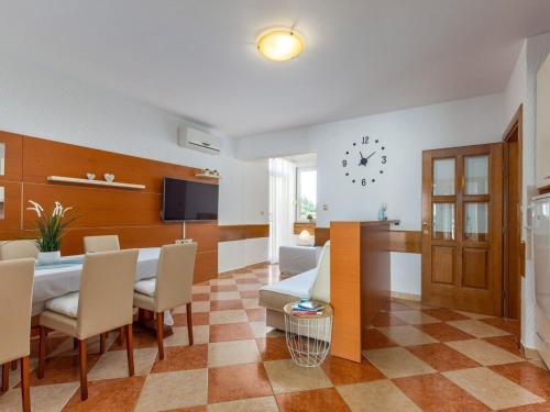 Apartment Wohnung mit schöner Terrasse by Interhome
