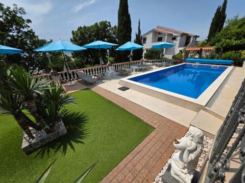 Apartment Wohnung mit Terrasse - Gemeinschaftspool by Interhome