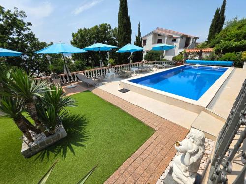 Apartment Wohnung mit Terrasse - Gemeinschaftspool by Interhome