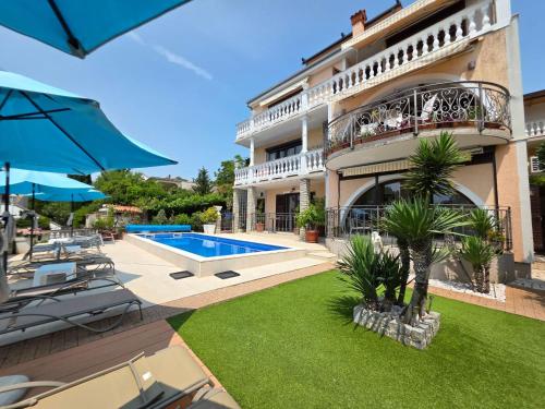 Apartment Wohnung mit Terrasse - Gemeinschaftspool by Interhome