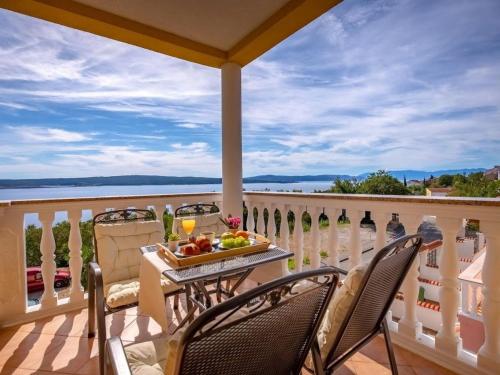 Apartment Wohnung mit Balkon und Meerblick by Interhome