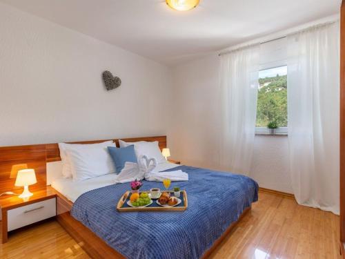 Apartment Wohnung mit Terrasse und Meerblick by Interhome