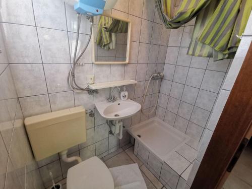Apartment Appartement- Studio für 2 Personen- 70m vom Strand entfernt by Interhome