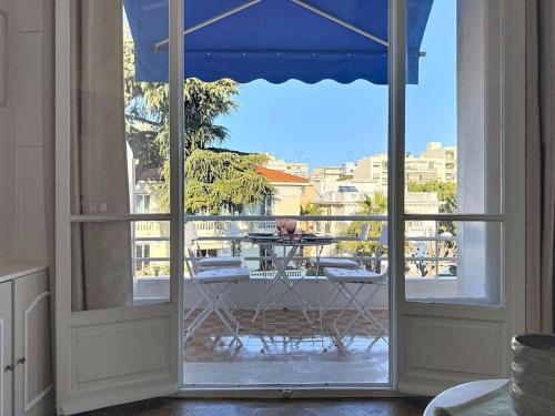 Large 2 bedroom apartment, Close to Promenade des Anglais