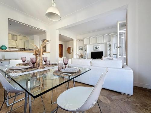 Large 2 bedroom apartment, Close to Promenade des Anglais