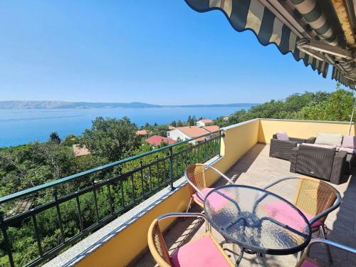 Apartment Wohnung mit Meerblick- 150 m vom Strand entfernt by Interhome