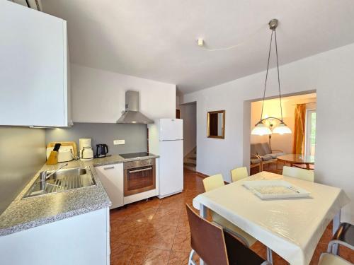 Apartment Wohnung für max- 8 Personen by Interhome