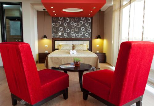 Posezení v ubytování Plaza Sur Hotel & Suites
