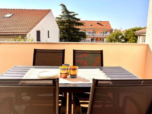 Apartment Wohnung mit Balkon und Meerblick by Interhome