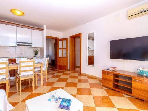 Apartment Wohnung mit Balkon und Meerblick by Interhome