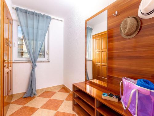 Apartment Wohnung mit Balkon und Meerblick by Interhome