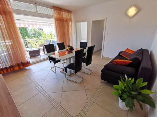 Apartment Wohnung 50m vom Strand entfernt- für 5 Personen by Interhome