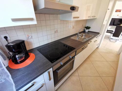 Apartment Wohnung 50m vom Strand entfernt- für 5 Personen by Interhome