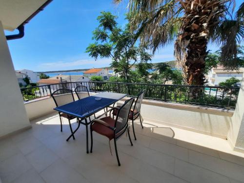Apartment Appartement in Barbat mit Großer Terrasse by Interhome