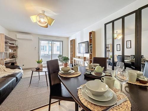 One bedroom apartment with terrace , Port de Nice , ideal location