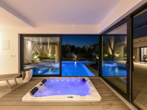 Holiday Home Villa Omnia mit Whirlpool by Interhome
