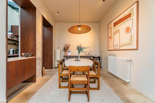 Elegant Triplex with Terrace & AC - Perfect for 6 Guests