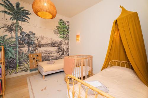 Elegant Triplex with Terrace & AC - Perfect for 6 Guests