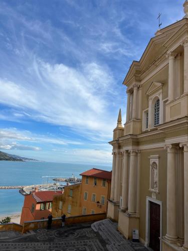 L'endroit idéal à 30m de la basilique au coeur de menton