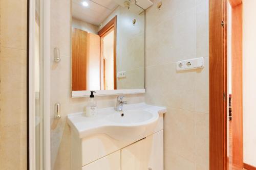 ApartEasy - Turo Park with lovely balcony
