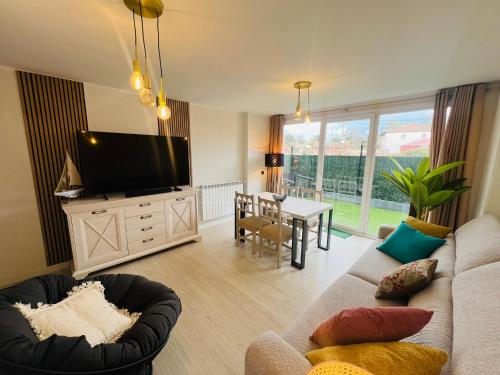 Gestiona2R - Apartamento con terraza a 2,5km de las playas