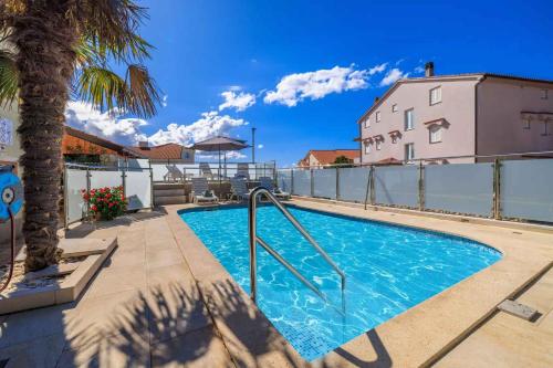 Apartments with Pool in Crikvenica 54888